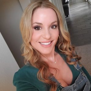 Meet your Posher, Renee